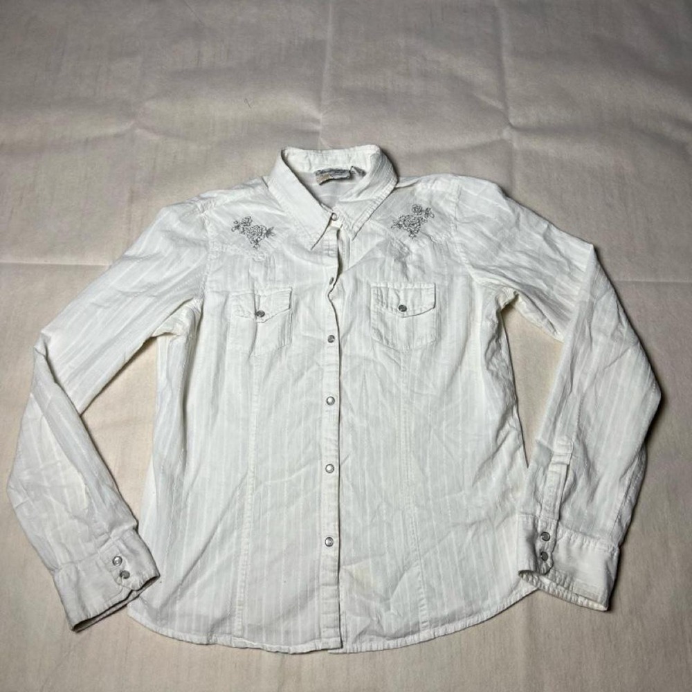 Aeropostale button up shirt floral embroidery on the shoulders and back